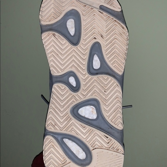 Yeezy 700 Inertia - Picture 5 of 6